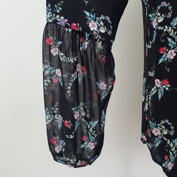 LC Lauren Conrad Snow White Sequin Apple Top - Picture 5 of 11